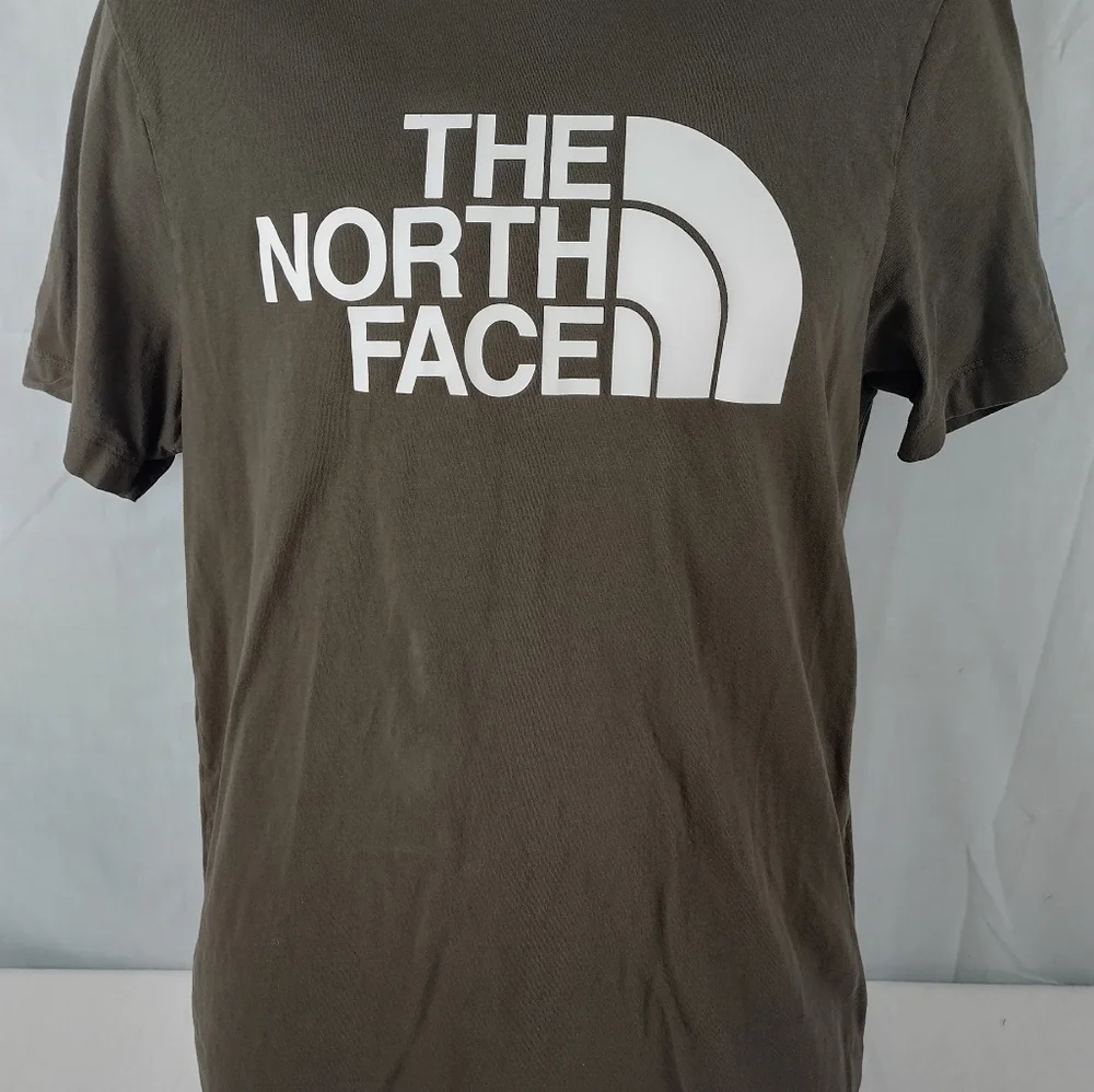 The North Face Men's Size Medium Big Bold Print Causal Shirt